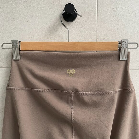 BUTTER Cheeky Hi-Rise Leggings - Picture 3 of 9